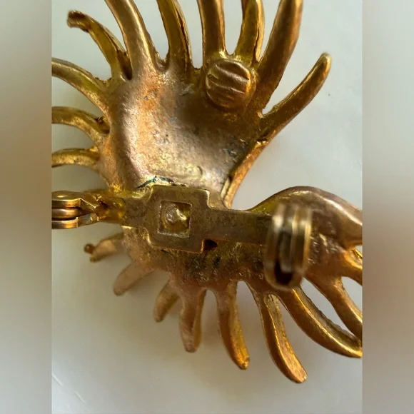 Vintage Mid Century Leaf Brooch/Gold-Tone Sunburst Brooch makers mark - Picture 2 of 4